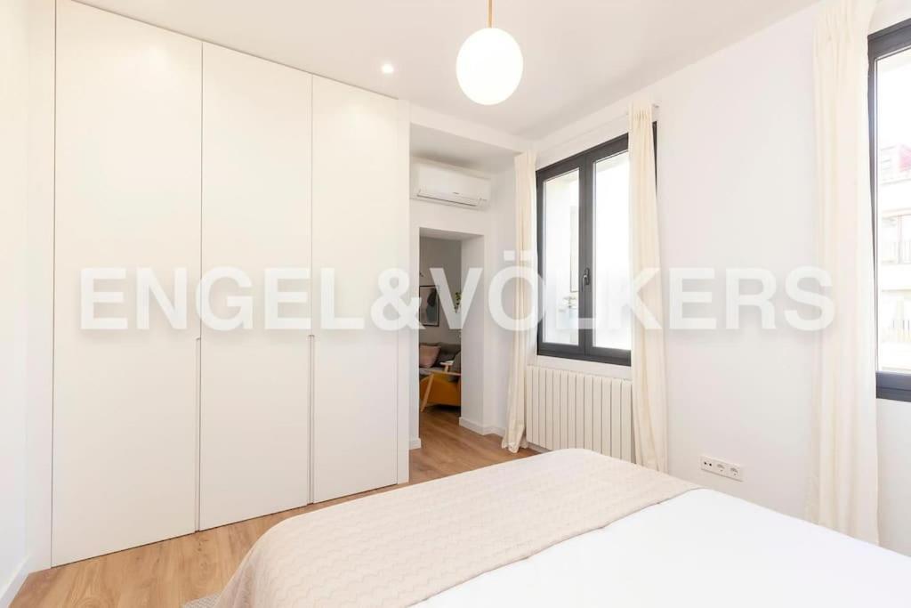 Moderno Apartamento En Pleno Centro Madrid Bagian luar foto