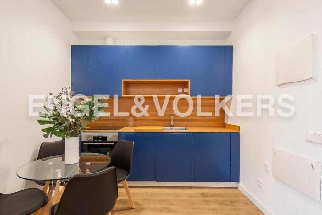 Moderno Apartamento En Pleno Centro Madrid Bagian luar foto