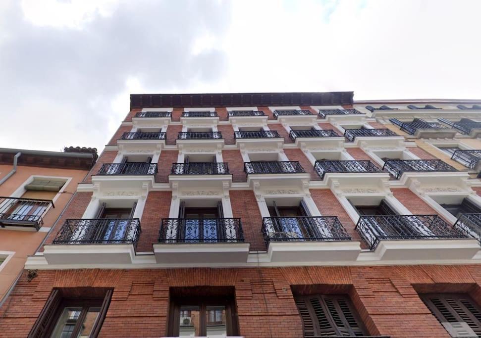 Moderno Apartamento En Pleno Centro Madrid Bagian luar foto