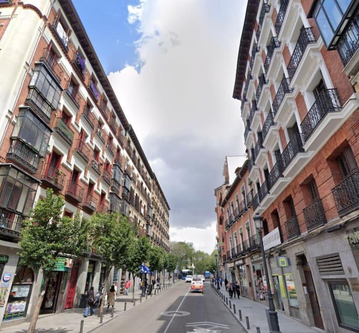 Moderno Apartamento En Pleno Centro Madrid Bagian luar foto