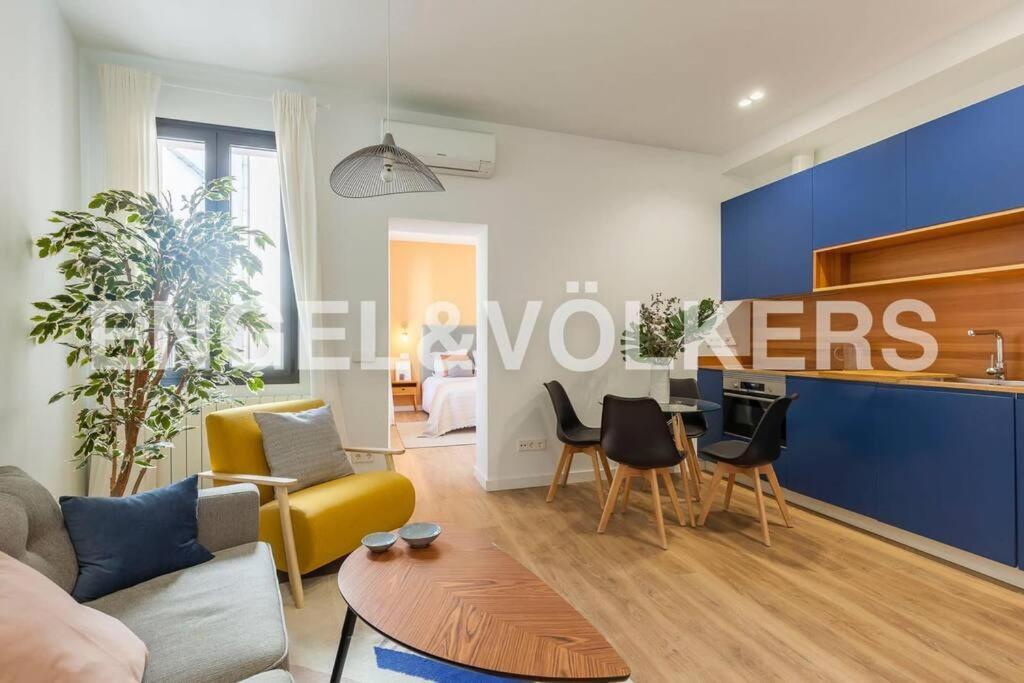 Moderno Apartamento En Pleno Centro Madrid Bagian luar foto
