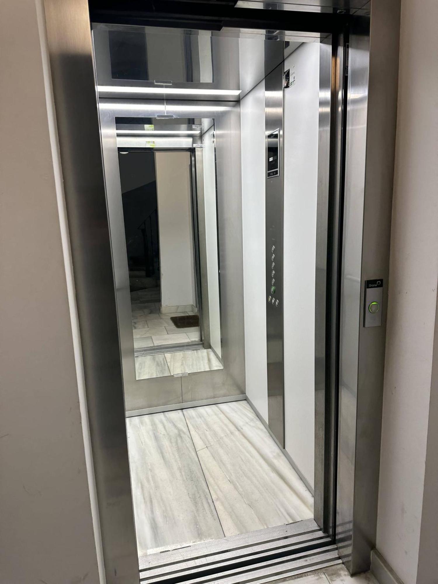Moderno Apartamento En Pleno Centro Madrid Bagian luar foto