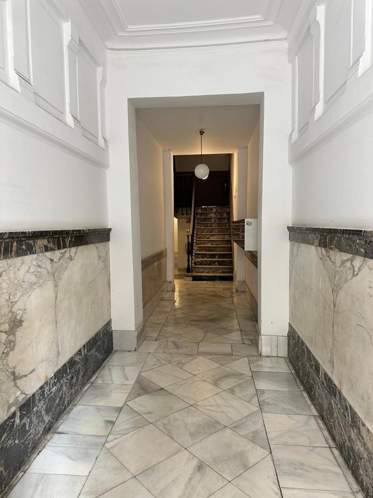 Moderno Apartamento En Pleno Centro Madrid Bagian luar foto