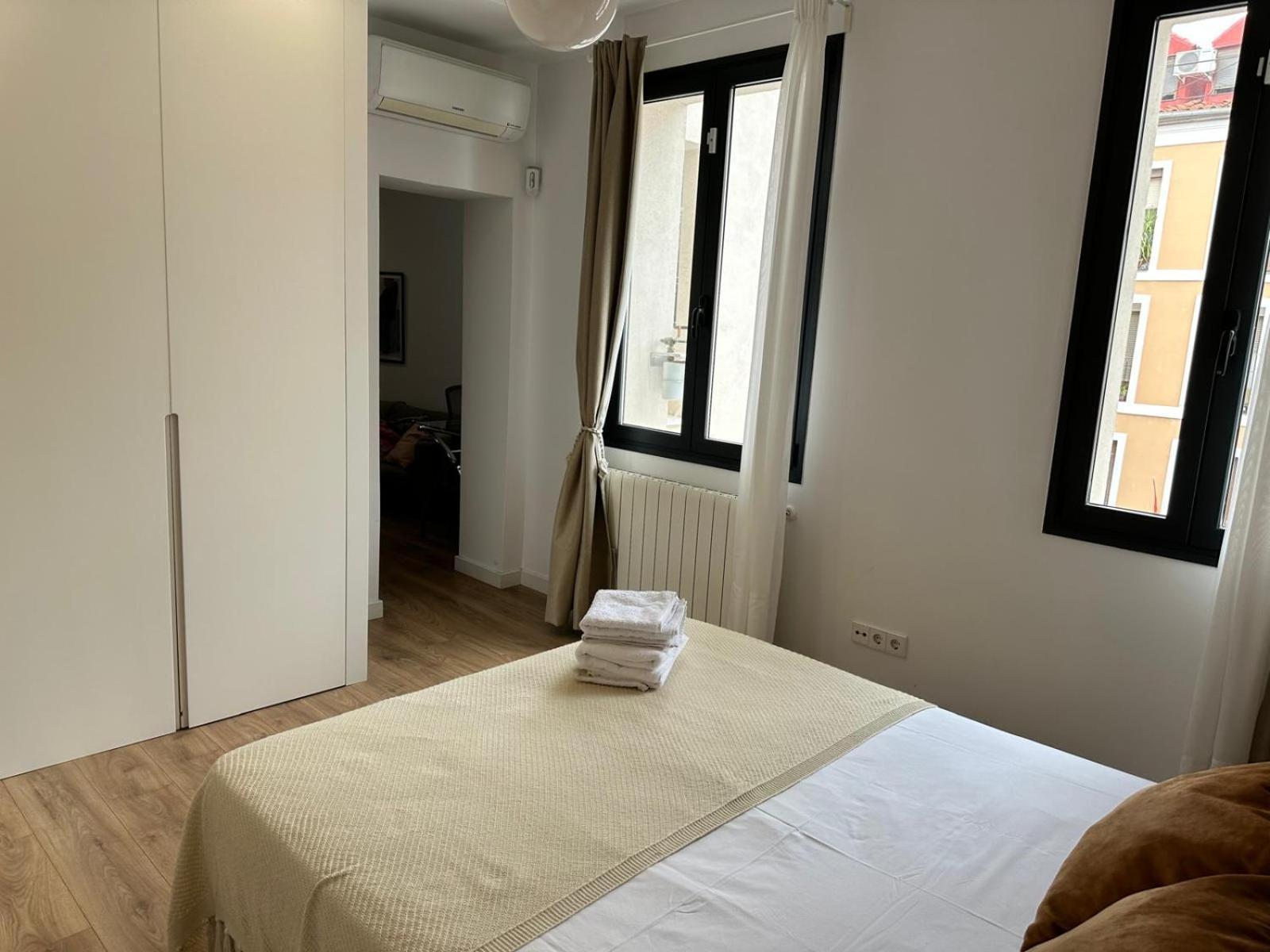 Moderno Apartamento En Pleno Centro Madrid Bagian luar foto